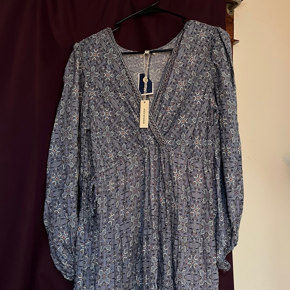 Long dress. Brand new size medium